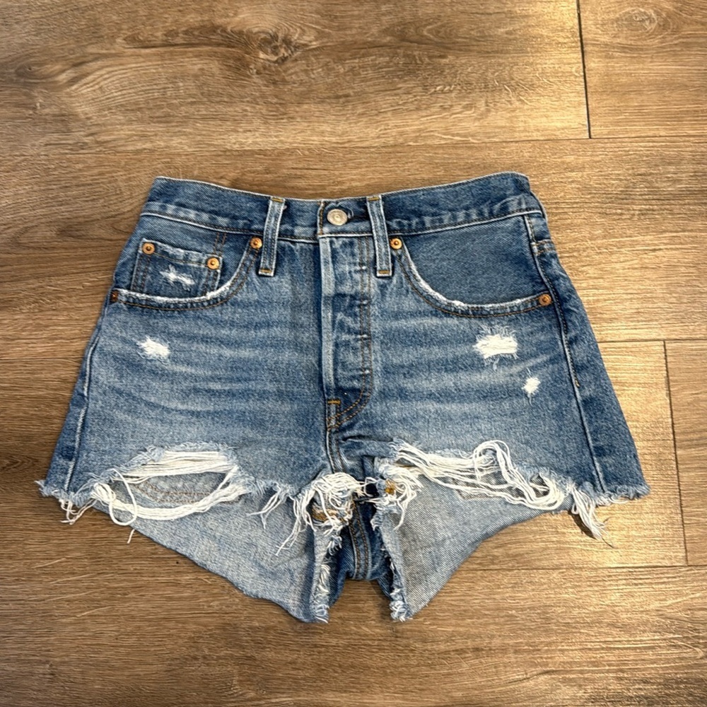 Levi’s 501 Original Fit HIGH Rise Women’s Shorts Size 24 - Picture 2 of 8